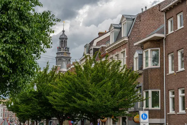 Maastricht şehri Hollanda 'daki Maas Nehri' nde.