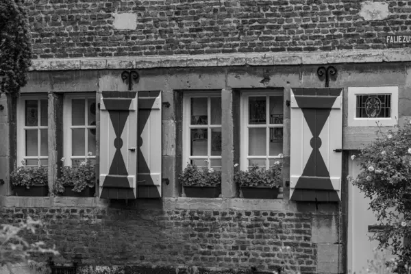 Maastricht şehri Hollanda 'daki Maas Nehri' nde.