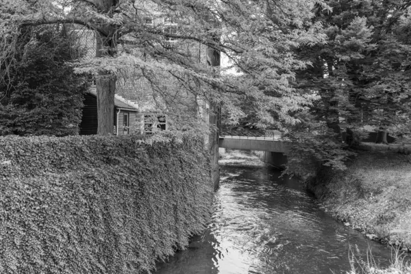 Maastricht şehri Hollanda 'daki Maas Nehri' nde.