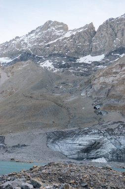 Klausenpass, Uri, İsviçre, 29 Ekim 2022 Alp bölgesindeki Buzul manzarası