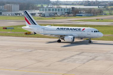 Zurich, Switzerland, January 19, 2023 Air France Airbus A319-111 aircraft is taxiing to its take off position