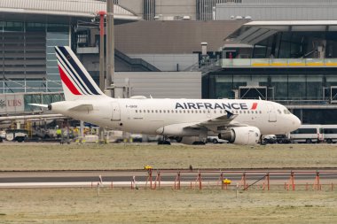 Zurich, Switzerland, January 20, 2023 Air France Airbus A319-115 aircraft is taxiing to its position
