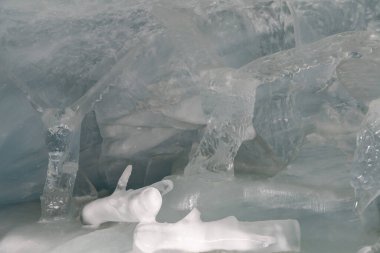 Jungfraujoch, Canton Bern, İsviçre, 11 Şubat 2023 Buz Sarayı 'nda sergilenen Kartal heykeli