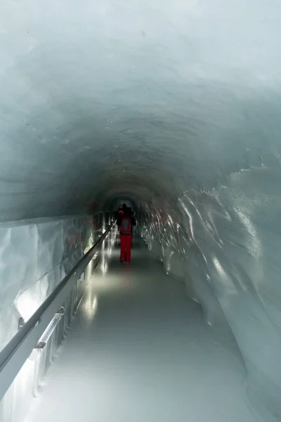 Jungfraujoch Kanton Bern Schweiz Februar 2023 Fussgänger Gehen Durch Das — Stockfoto