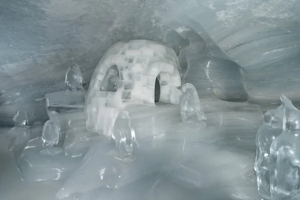 2023年2月11日 瑞士伯尔尼州Jungfraujoch冰雕 冰宫里有企鹅 — 图库照片