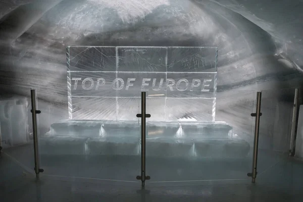 Jungfraujoch, Canton Bern, İsviçre, 11 Şubat 2023 Buz Küpü Heykeli