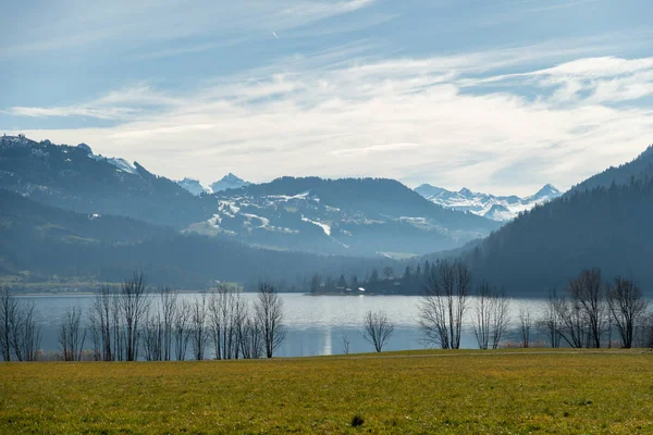 Oberaegeri Zwitserland Februari 2023 Majestueus Uitzicht Alpen Het Meer Aegerisee — Stockfoto