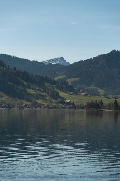 2023年2月20日スイス オベレーゲリ晴れた日のエーゲリーゼ湖の壮大な風景 — ストック写真