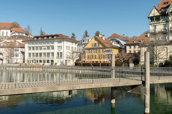 Thun Zwitserland Februari 2023 Voetgangersbrug Aare Aan Waterkant Het Centrum — Stockfoto
