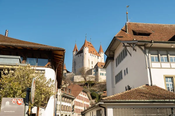 Thun Suiza Febrero 2023 Paisaje Urbano Con Histórico Castillo Antiguo — Foto de Stock