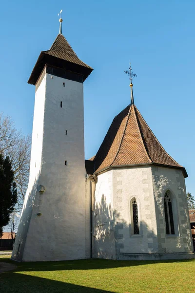Thun Suiza Febrero 2023 Pequeña Iglesia Scherzlingen Pequeño Parque Día —  Fotos de Stock
