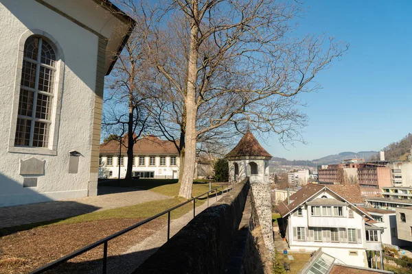2023年2月13日 瑞士图恩 一个阳光灿烂的日子里 市中心美丽的历史性公园 — 图库照片