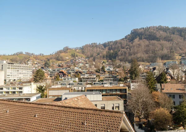 2023年2月13日 瑞士图恩 阳光灿烂的一天 在高山风景中俯瞰着这个城市 — 图库照片