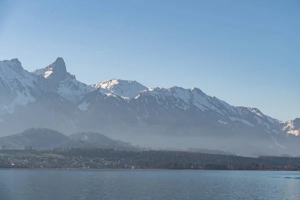 Oberhofen Canton Bern Switzerland February 2023 Миле Видовище Над Озером — стокове фото
