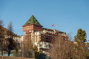 Saint Moritz, İsviçre, 21 Şubat 2023 Şehir merkezindeki Badrutts Sarayı Oteli.