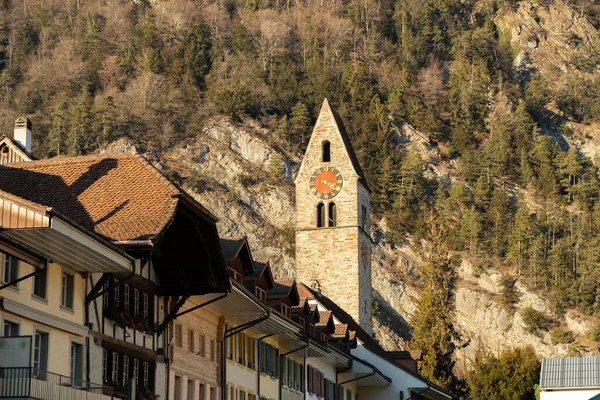 2023年2月10日瑞士因特拉肯古城历史性改革教堂塔 — 图库照片