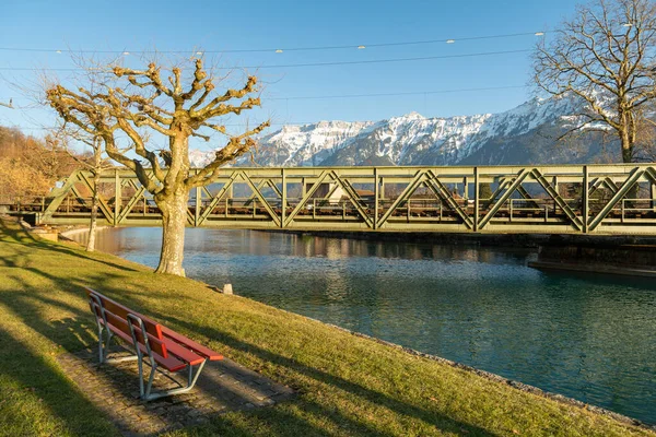 Interlaken Svájc 2023 Február Vízi Sétány Aare Folyó Mentén Belvárosban — Stock Fotó
