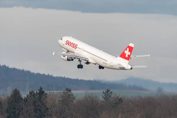 Zurych Szwajcaria Stycznia 2023 Szwajcarskie Linie Lotnicze Airbus A320 214 — Zdjęcie stockowe