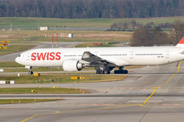 Цюрих Швейцарія Січня 2023 Швейцарські Міжнародні Авіалінії Боїнг 777 300Er — стокове фото