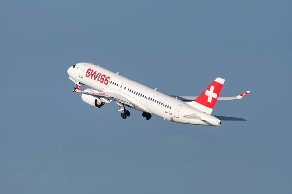 Цюрих Швейцарія Січня 2023 Швейцарські Міжнародні Авіакомпанії Bombardier 300 Або — стокове фото