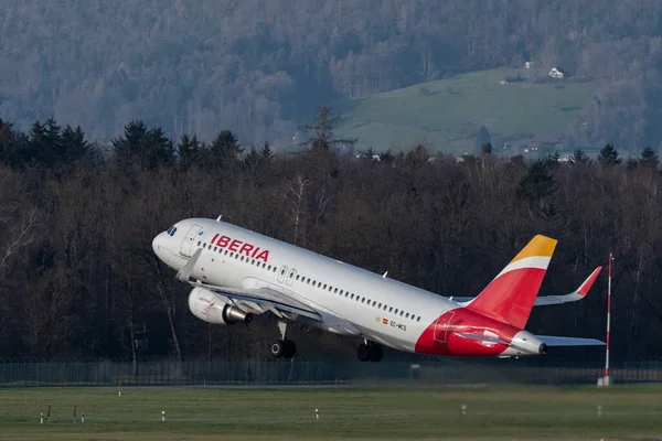 Zurich Switzerland January 2023 Iberia Airbus A320 214 Aircraft Departing — Stock Photo, Image
