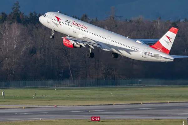 Zurych Szwajcaria Stycznia 2023 Austriackie Linie Lotnicze Airbus A320 214 — Zdjęcie stockowe