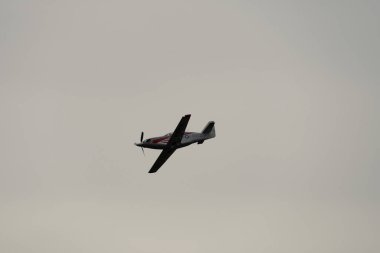 Rhine Vadisi, Saint Gallen, İsviçre, 20 Mayıs 2023 N-3YZ Amatör türbin efsanesi pervane uçak gösterisi sırasında dağın tepesinden görüldü.