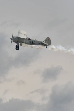 Rhine Vadisi, Saint Gallen, İsviçre, 20 Mayıs 2023 HB-RBG Boeing Stearman Model 75 çift katlı pervaneli uçak,