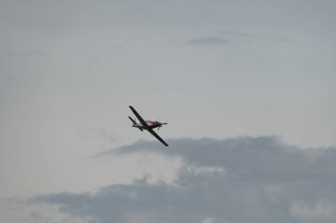 Rhine Vadisi, Saint Gallen, İsviçre, 20 Mayıs 2023 N-3YZ Amatör türbin efsanesi pervane uçak gösterisi sırasında dağın tepesinden görüldü.