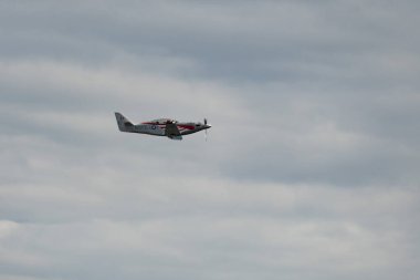 Rhine Vadisi, Saint Gallen, İsviçre, 20 Mayıs 2023 N-3YZ Amatör türbin efsanesi pervane uçak gösterisi sırasında dağın tepesinden görüldü.