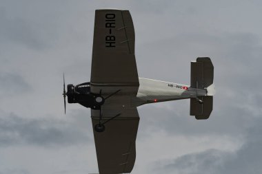 Rhine Vadisi, Saint Gallen, İsviçre, 20 Mayıs 2023 HB-RIO Junkers F13 Nostaljik pervane uçak performansını yeniden inşa etti.
