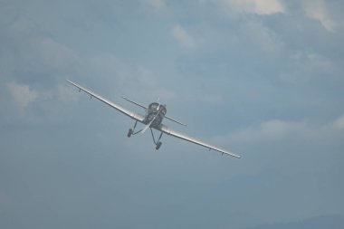 Rhine Vadisi, Saint Gallen, İsviçre, 20 Mayıs 2023 HB-RIO Junkers F13 Nostaljik pervane uçak performansını yeniden inşa etti.