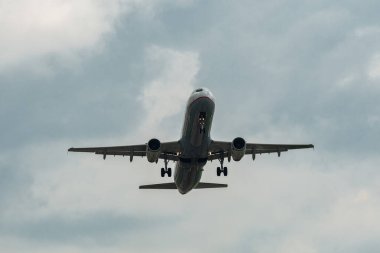 Zürih, İsviçre, 2 Mayıs 2023 SX-DVZ Ege Havayolları Airbus A321-231 uçak kalkıyor.