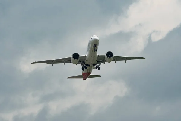 Ζυρίχη Ελβετία Μαΐου 2023 Azf Helvetic Airways Embraer E190 Αεροσκάφος — Φωτογραφία Αρχείου