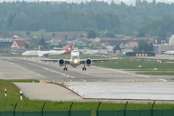 Zurique Suíça Maio 2023 Adz Helvetic Airways Embraer E190 Aircraftpartida — Fotografia de Stock