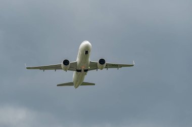 Zürih, İsviçre, 10 Mayıs 2023 HB-JDD İsviçre uluslararası havayolları Airbus A320-271N Neo kalkış pisti 32.