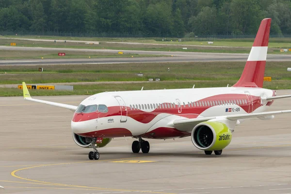Zurigo Svizzera Maggio 2023 Aerei Abn Air Baltic Bombardier 300 — Foto Stock
