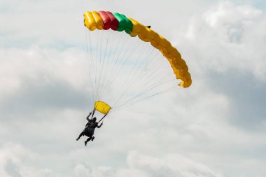 Speck-Fehraltorf, Zürih, İsviçre, 1 Temmuz 2023 'te küçük bir havaalanında hava gösterisi sırasında