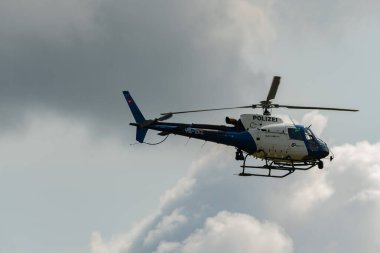Speck-Fehraltorf, Zürih, İsviçre, 1 Temmuz 2023 HB-ZKZ Polis Eurocopter AS350-B3