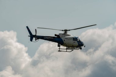 Speck-Fehraltorf, Zürih, İsviçre, 1 Temmuz 2023 HB-ZKZ Polis Eurocopter AS350-B3
