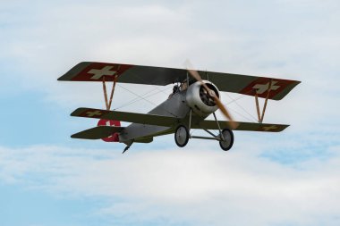 Speck-Fehraltorf, Zürih, İsviçre, 1 Temmuz, 2023 HB-RNA Nieuport 23-C1 tarihi çift katlı hava aracı