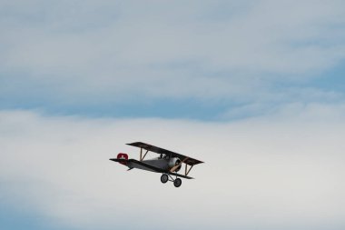 Speck-Fehraltorf, Zürih, İsviçre, 1 Temmuz, 2023 HB-RNA Nieuport 23-C1 tarihi çift katlı hava aracı