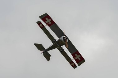 Speck-Fehraltorf, Zürih, İsviçre, 1 Temmuz, 2023 HB-RNA Nieuport 23-C1 tarihi çift katlı hava aracı