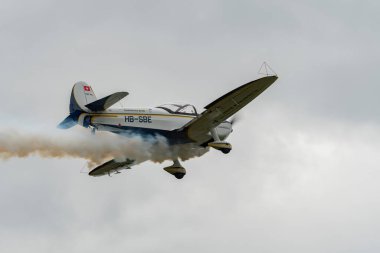 Speck-Fehraltorf, Zürih, İsviçre, 1 Temmuz 2023 HB-SBE CAP-10 akrobatik uçak gösterisi sırasında