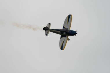 Speck-Fehraltorf, Zürih, İsviçre, 1 Temmuz 2023 HB-SBE CAP-10 akrobatik uçak gösterisi sırasında