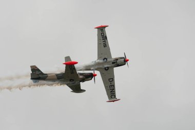 Speck-Fehraltorf, Zürih, İsviçre, 2 Temmuz 2023 Siai Marchetti SF-260 akrobatik uçak gösterisi sırasında