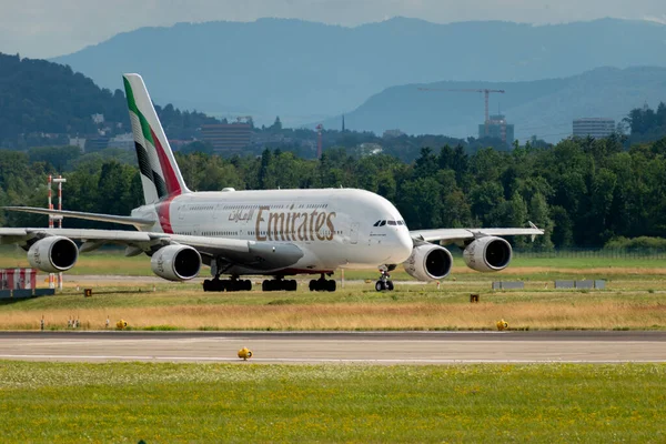 Zurich Suiza Julio 2023 Eoh Emirates Airbus A380 861 Avión —  Fotos de Stock