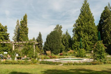 Mainau, Almanya, 20 Temmuz 2023 Botanik bahçesindeki güzel çiftlikler