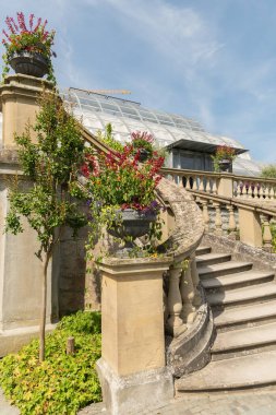 Mainau, Almanya, 20 Temmuz 2023 Botanik bahçesindeki güzel çiftlikler