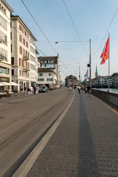 Zurich Switzerland June 2023 Pedestrian Walkway River City Center — Stock Photo, Image